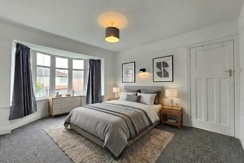 3 bedroom semi-detached house to rent, Acresfield Road, Timperley