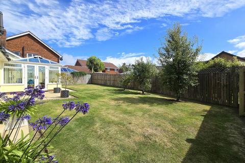 17 Armada Way, Westward Ho, Bideford, EX39 1XB