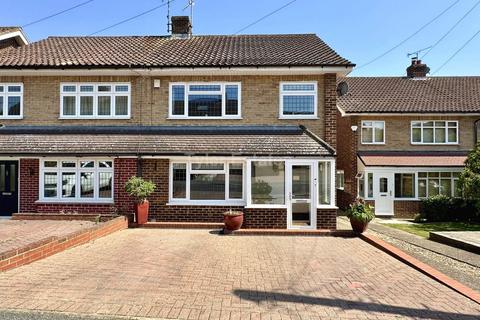 3 bedroom semi-detached house for sale, Hillside Close, Billericay CM11