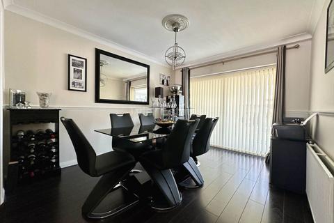 7 Hillside Close, Billericay, CM11 2BY