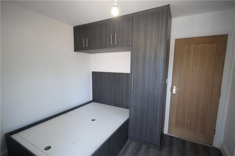 2 bedroom apartment to rent, High Street, Surrey KT15