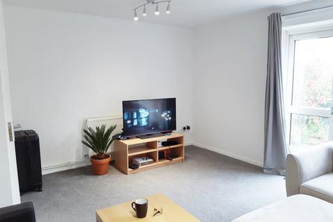 3 bedroom terraced house to rent, Chobham Road, London E15