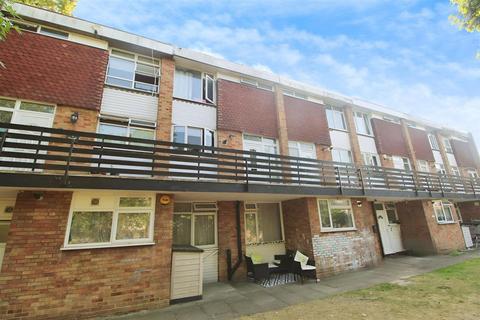 3 bedroom duplex for sale, Belverdere Mansions, Clive Court, Slough