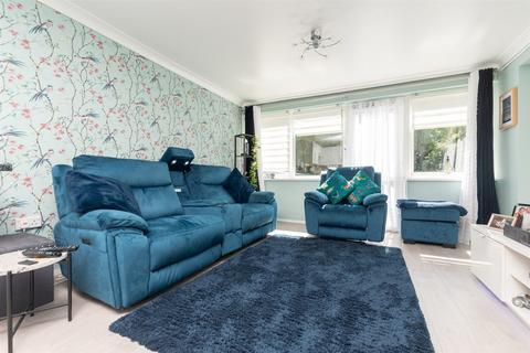 1 bedroom ground floor maisonette for sale, Bazes Shaw, New Ash Green, Longfield, Kent