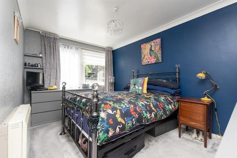 123 Bazes Shaw, New Ash Green, Longfield, DA3 8QZ