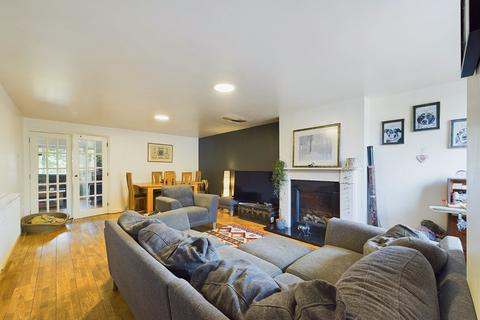 54 Broadway Grove, Worcester, WR2 5EU