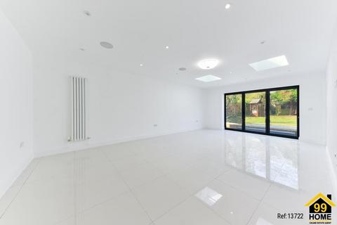 74 Upland Road, Sutton, SM2 5JB