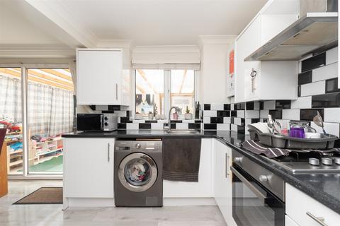 3 bedroom terraced house for sale, Baker Hill Close, Northfleet, Gravesend, Kent