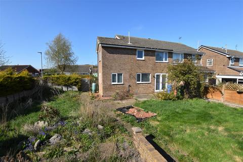 3 bedroom semi-detached house to rent, Westlands Road, Sproatley, Hull