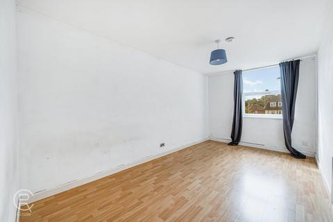 1 bedroom flat for sale, Riverside Close, London, W7