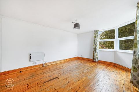 72 Riverside Close, London, W7 1BY