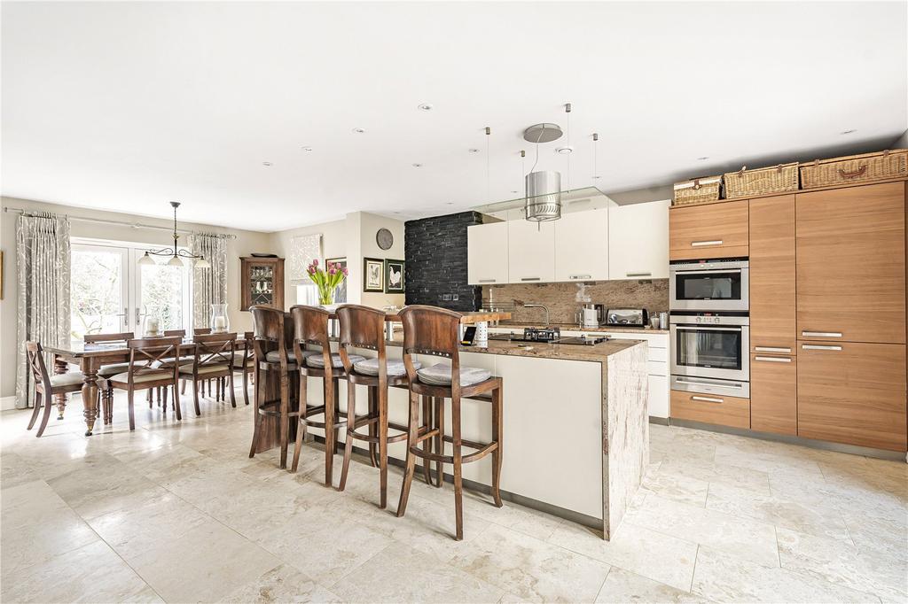 Kitchen Dining Area