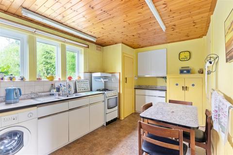 67 Whatley Avenue, London, SW20 9NR