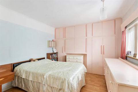 67 Whatley Avenue, London, SW20 9NR
