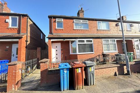 4 bedroom semi-detached house to rent, Grainger Avenue, Manchester, M12