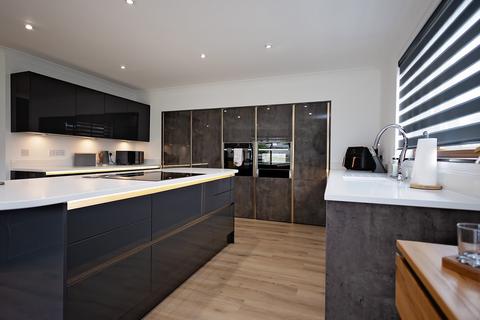 Knockglass House Crescent Street, Halkirk, KW12 6XN