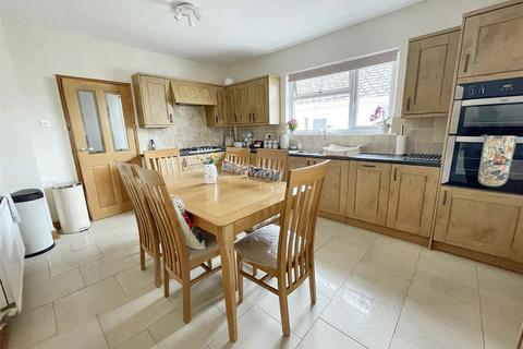 38 Ferry Road, Kidwelly, SA17 5BJ