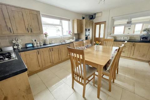 38 Ferry Road, Kidwelly, SA17 5BJ