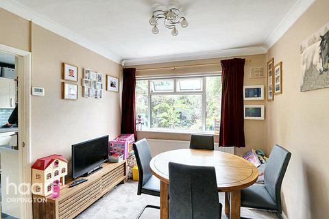 7 Priorsford Avenue, Orpington, BR5 2EN