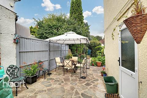 7 Priorsford Avenue, Orpington, BR5 2EN