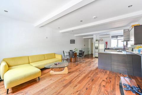 3 bedroom flat for sale, Camberwell New Road, Kennington, London, SE5