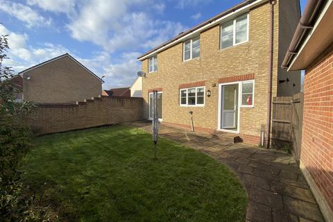 4 bedroom detached house to rent, Wellington