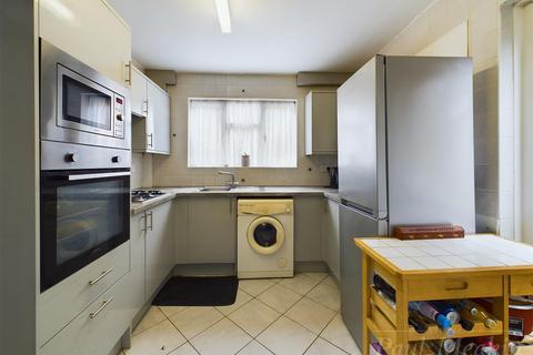 193 Dunley Drive, New Addington, Croydon, CR0 0RU