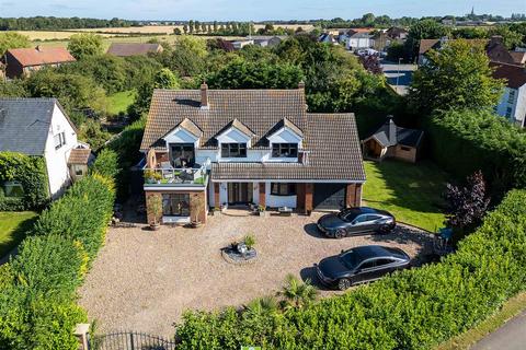 4 bedroom detached house for sale, Main Street, Patrington Haven