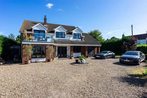 4 bedroom detached house for sale, Main Street, Patrington Haven