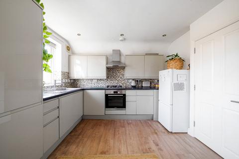 2 bedroom duplex for sale, Warwick Road, Ealing, London