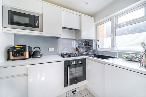 26 Harvesters Close, Isleworth, TW7 7PP
