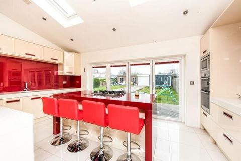 3 bedroom semi-detached house for sale, Martindale Road, Hounslow TW4