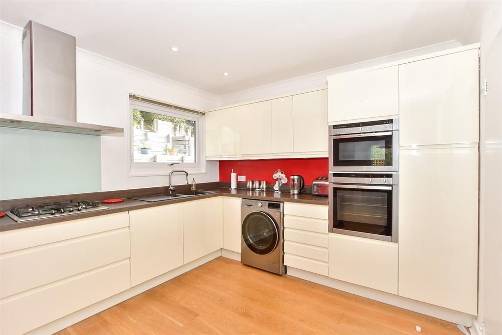 Kitchen/Dining Area