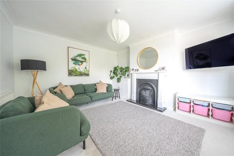 35 Carrholm Road, Leeds, LS7 2NQ