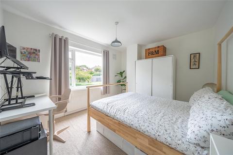 35 Carrholm Road, Leeds, LS7 2NQ