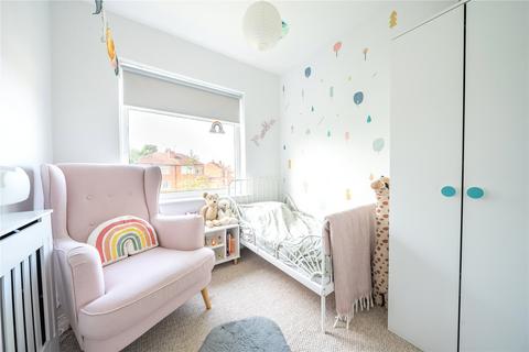 35 Carrholm Road, Leeds, LS7 2NQ