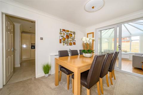 4 bedroom detached house for sale, Hill Top Lane, Tingley, Wakefield, West Yorkshire