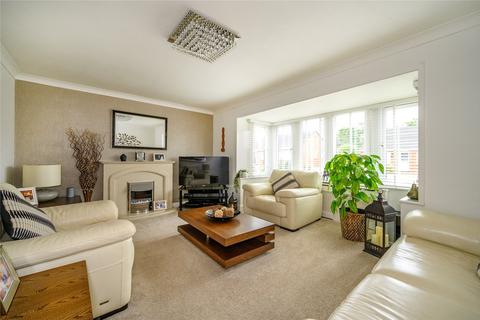 4 bedroom detached house for sale, Hill Top Lane, Tingley, Wakefield, West Yorkshire