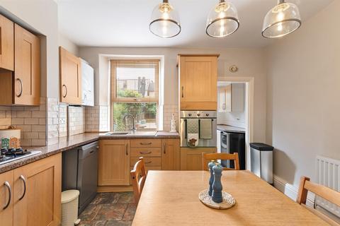 113 Lydgate Lane, Sheffield, S10 5FN