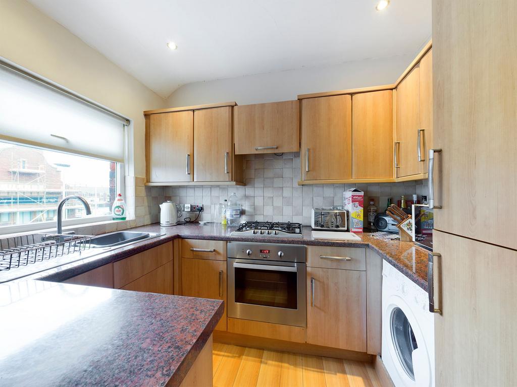 Marton Drive, Blackpool, FY4 1 bed flat to rent £525 pcm (£121 pw)