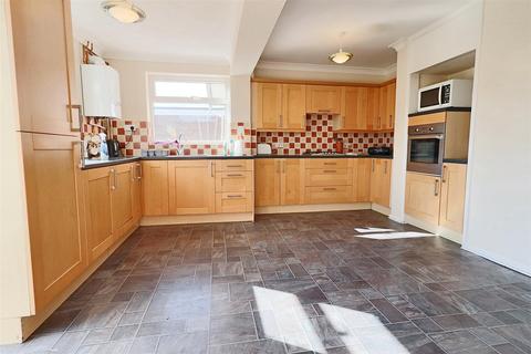 3 bedroom detached house for sale, Westwood Avenue, Lowestoft