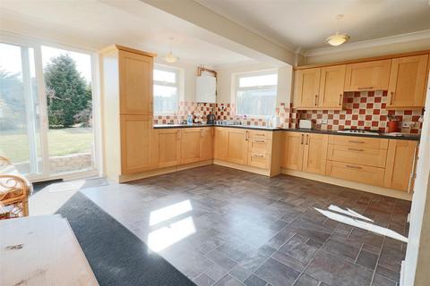 3 bedroom detached house for sale, Westwood Avenue, Lowestoft