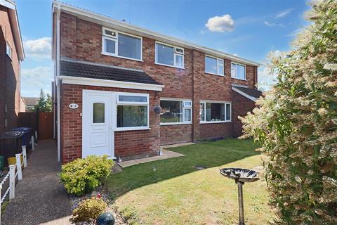 3 bedroom semi-detached house for sale, Darsham Vale, Lowestoft