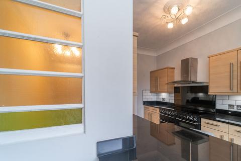 100a Blair Road, Coatbridge, ML5 2EW