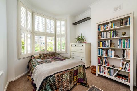 2 bedroom flat for sale, Courthope Road, London