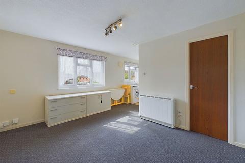 Studio for sale, Pilgrims Walk, Worthing, BN13