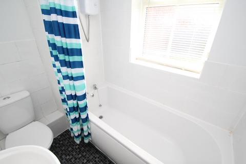 1 bedroom flat to rent, Abbeydale Grove, Leeds, West Yorkshire, LS5