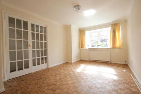 3 bedroom end of terrace house to rent, De Lara Way, Woking GU21