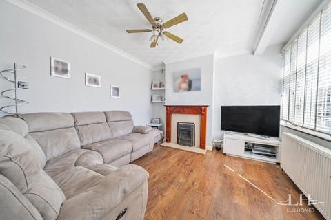 108 Upper Rainham Road, Hornchurch, RM12 4EE