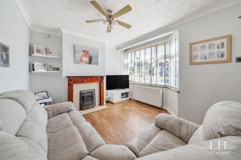 108 Upper Rainham Road, Hornchurch, RM12 4EE